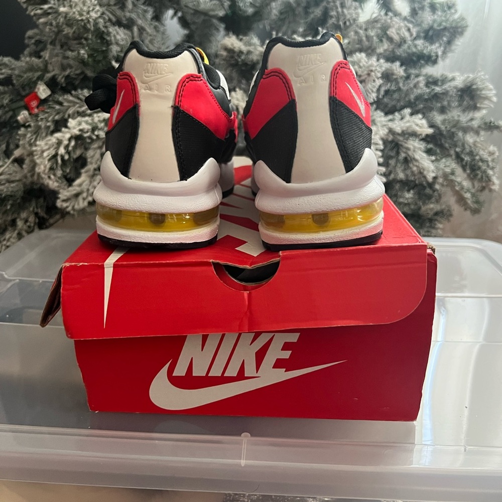 BRAND NEW girls NIKE AIR MAX ‘95 size 6.5! - Picture 3 of 4